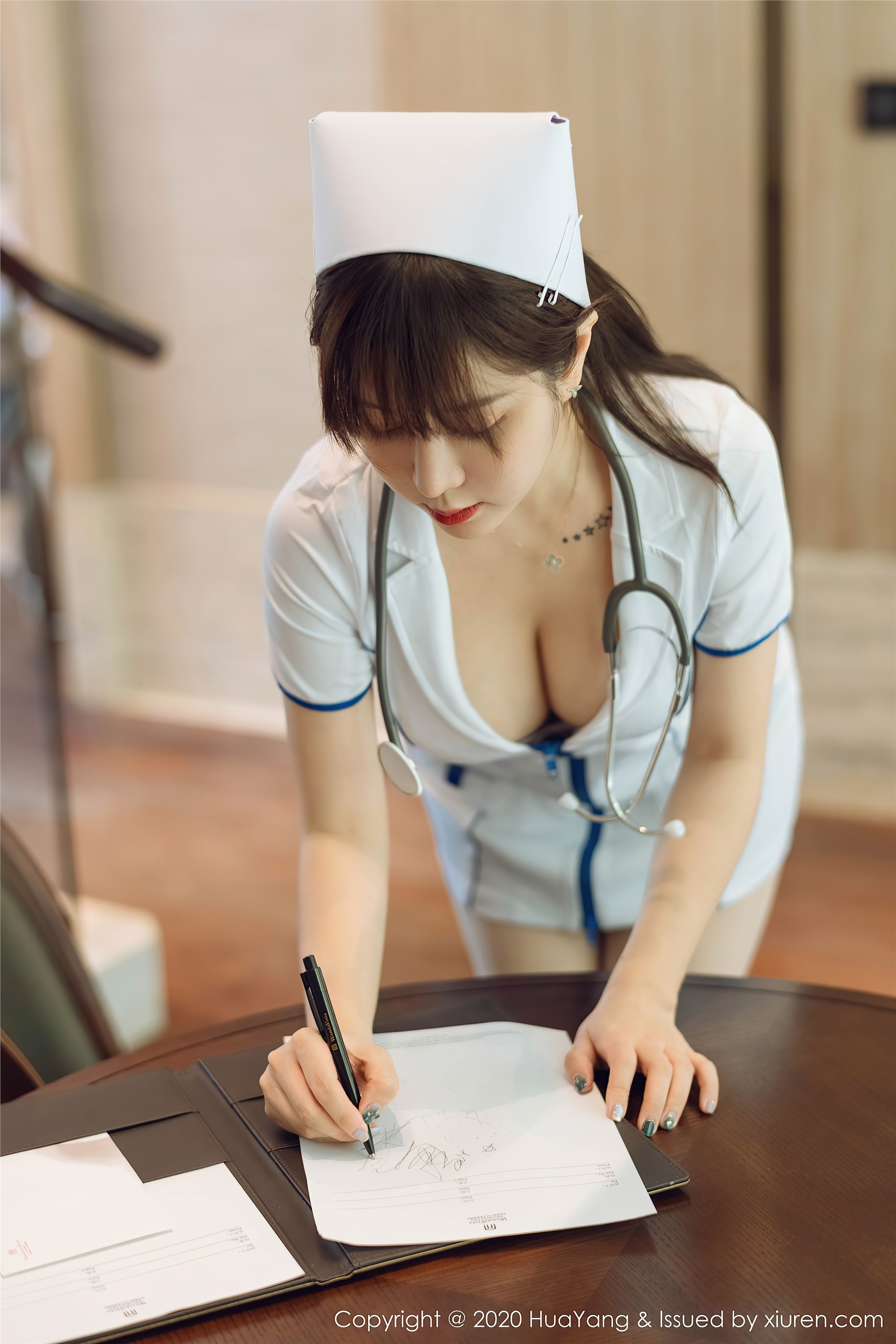 HuaYang花漾 2020.11.27 Vol.330 王雨纯